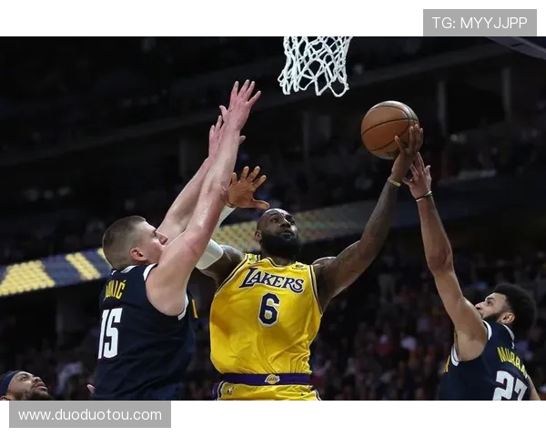 黄蜂正式签约NCAA得分王埃里克狄克逊前湖人球员重返赛场